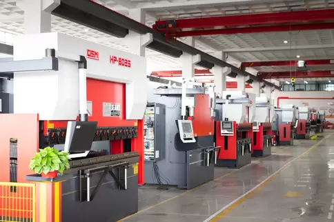 Osm Press Brake Flow Line Production: Automated Robotic Arms Collaborating with Assembly Stations, Demonstrating CNC Bending Equipment Standardized Manufacturing Process, Real-Time Precision Inspection Ensuring Quality Control in High-End Sheet Metal Proc