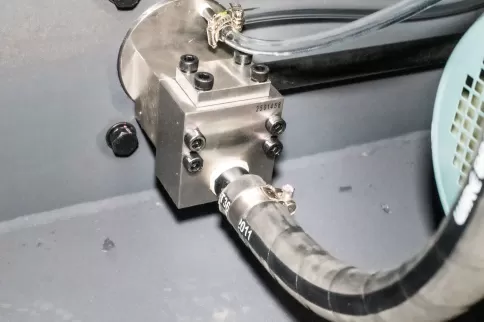 Close-up image of OSM industrial-grade bending machine precision hydraulic control valve - core component of dynamic flow regulation system - CNC machine tool hydraulic control unit - high-response energy-saving solution