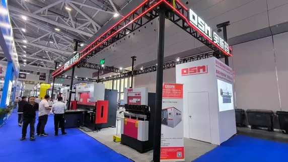 Live image of OSM participating in Shenzhen exhibition, showcasing company booth and advanced equipment, reflecting brand strength and industry influence.