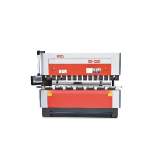OSM OG-100II down-acting hydraulic CNC press brake, ideal for high-precision bending of large sheet metal components with excellent rigidity and operational stability.